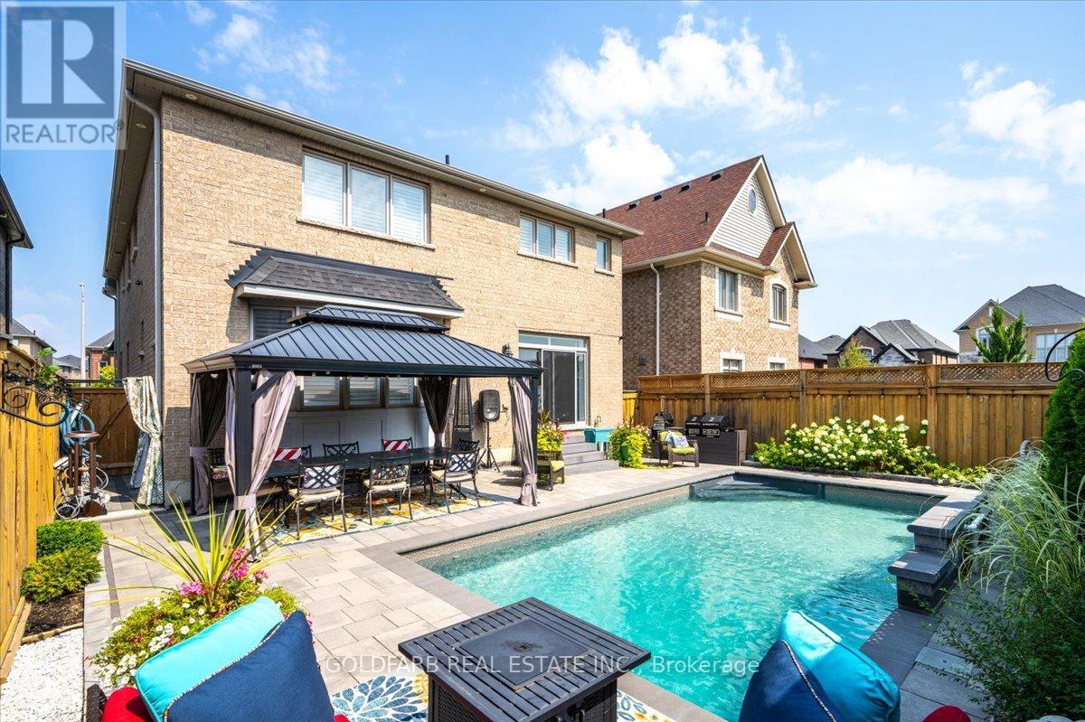 1343 Lawson St, Innisfil, ON L9S 0K8