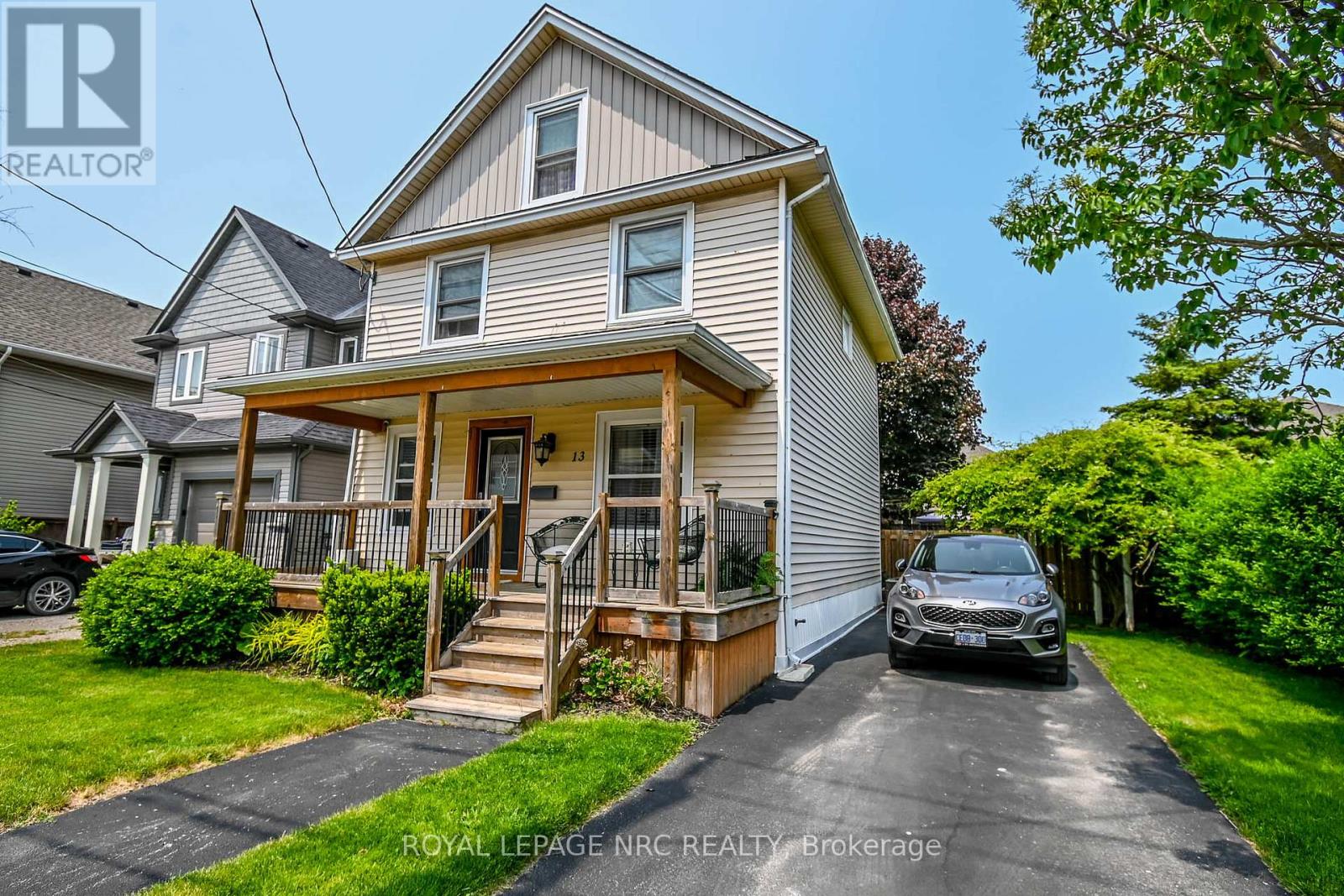 13 Violet St, St. Catharines, ON L2S 2X1