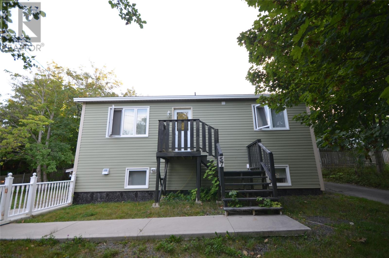 57 Chamberlains Rd, Conception Bay South, NL A1W 4H5