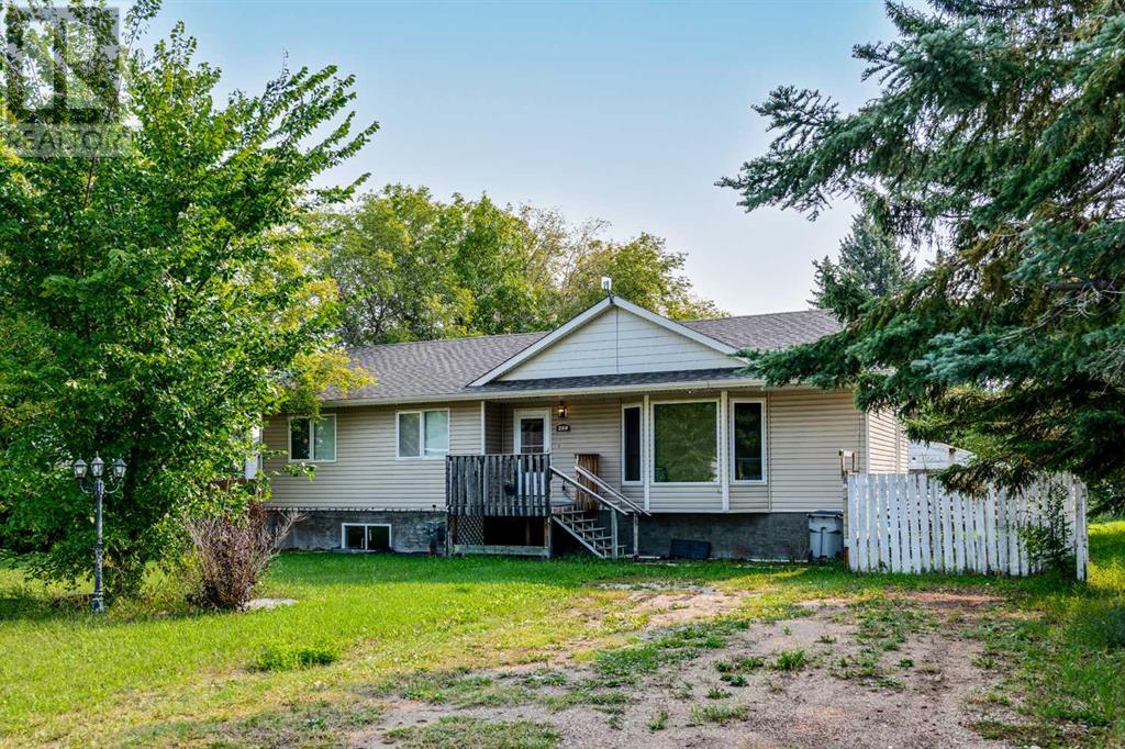 402 Queen St, Chauvin, AB T0B 0V0