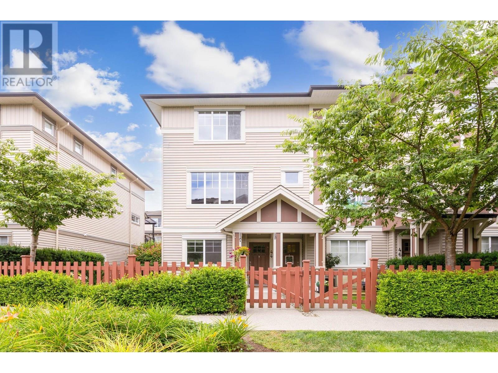 10151 240 Street Unit 44, Maple Ridge, BC V2W 0G9