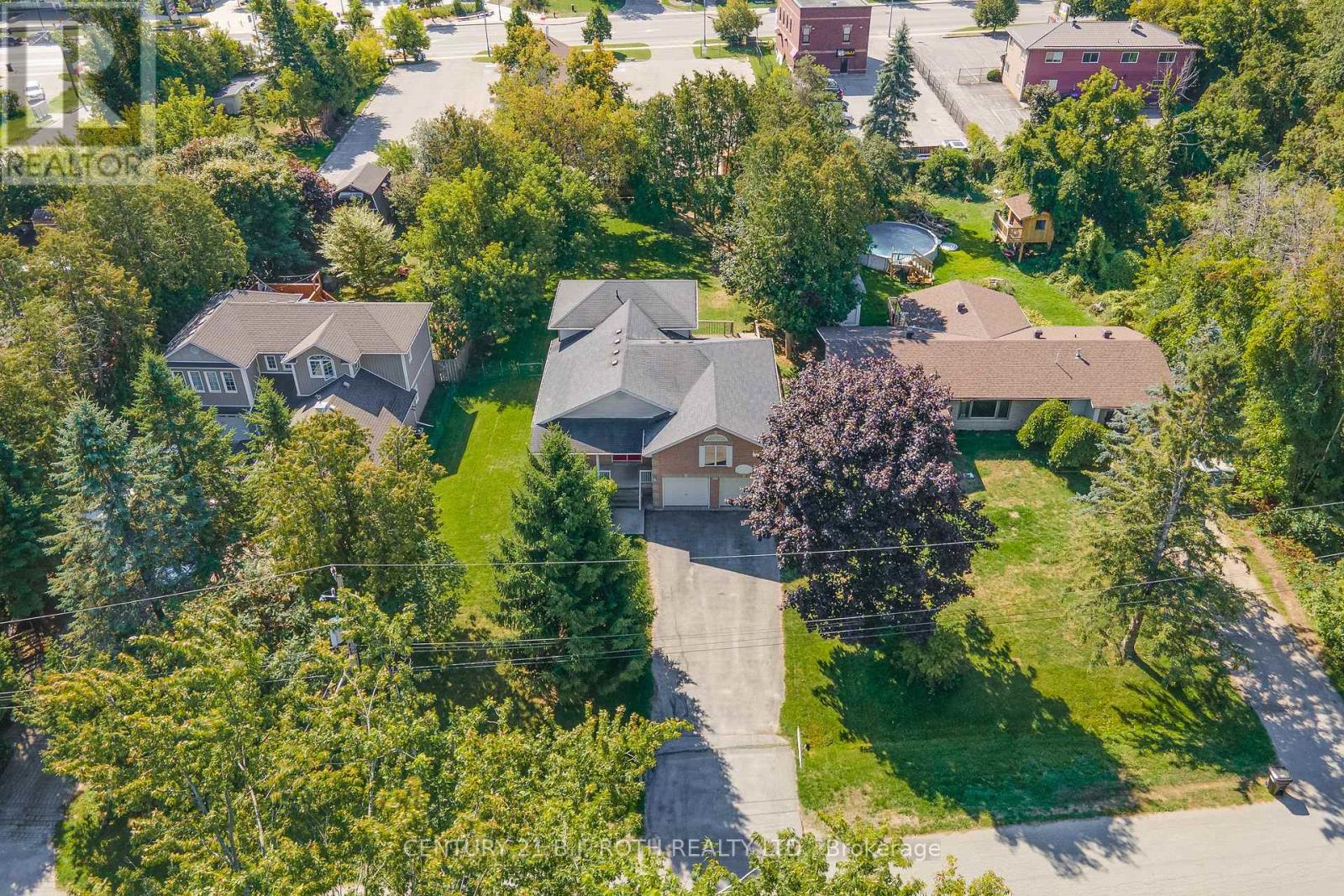 1005 Goshen Rd, Innisfil, ON L9S 2B5