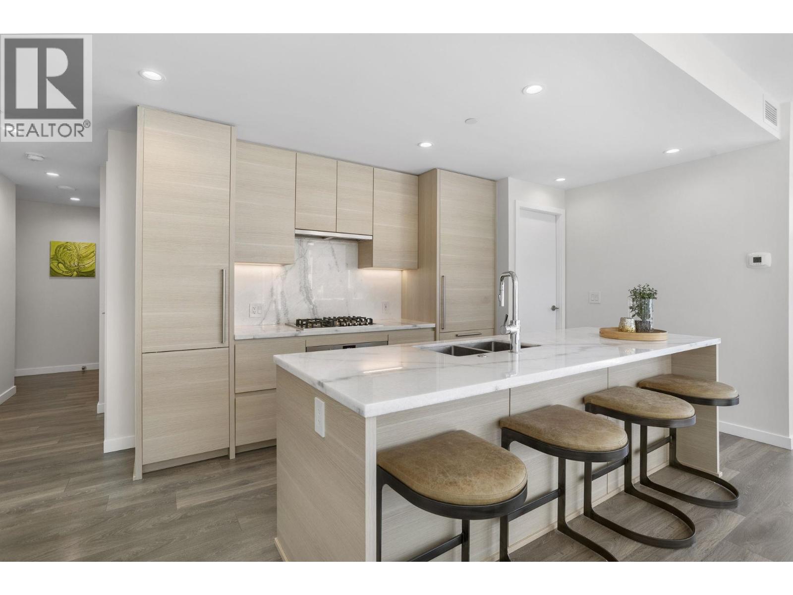 305 Morrissey Road Unit 302, Port Moody, BC V3H 0M3