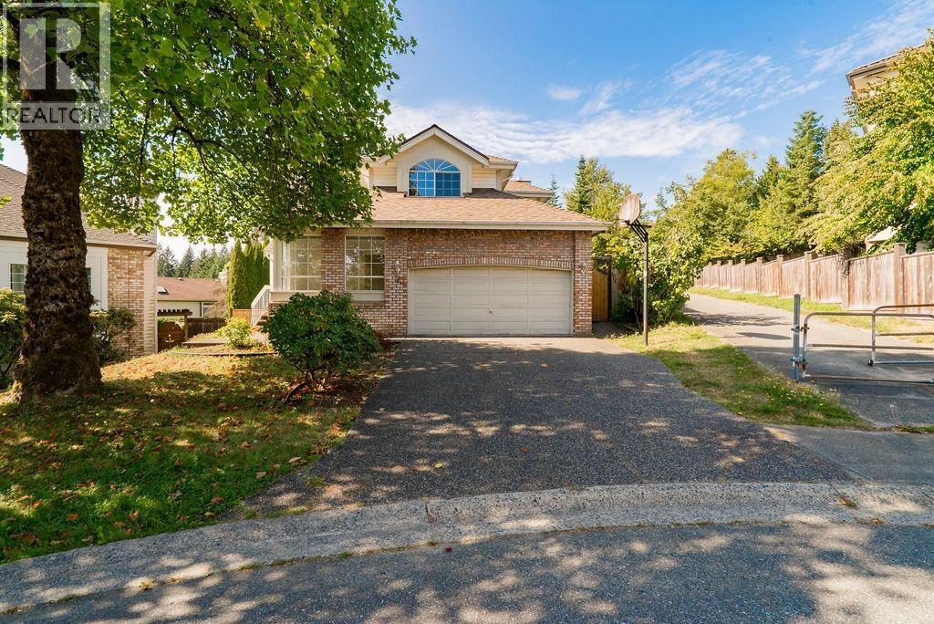 7 Cadarwood Ct, Port Moody, BC V3H 4W2