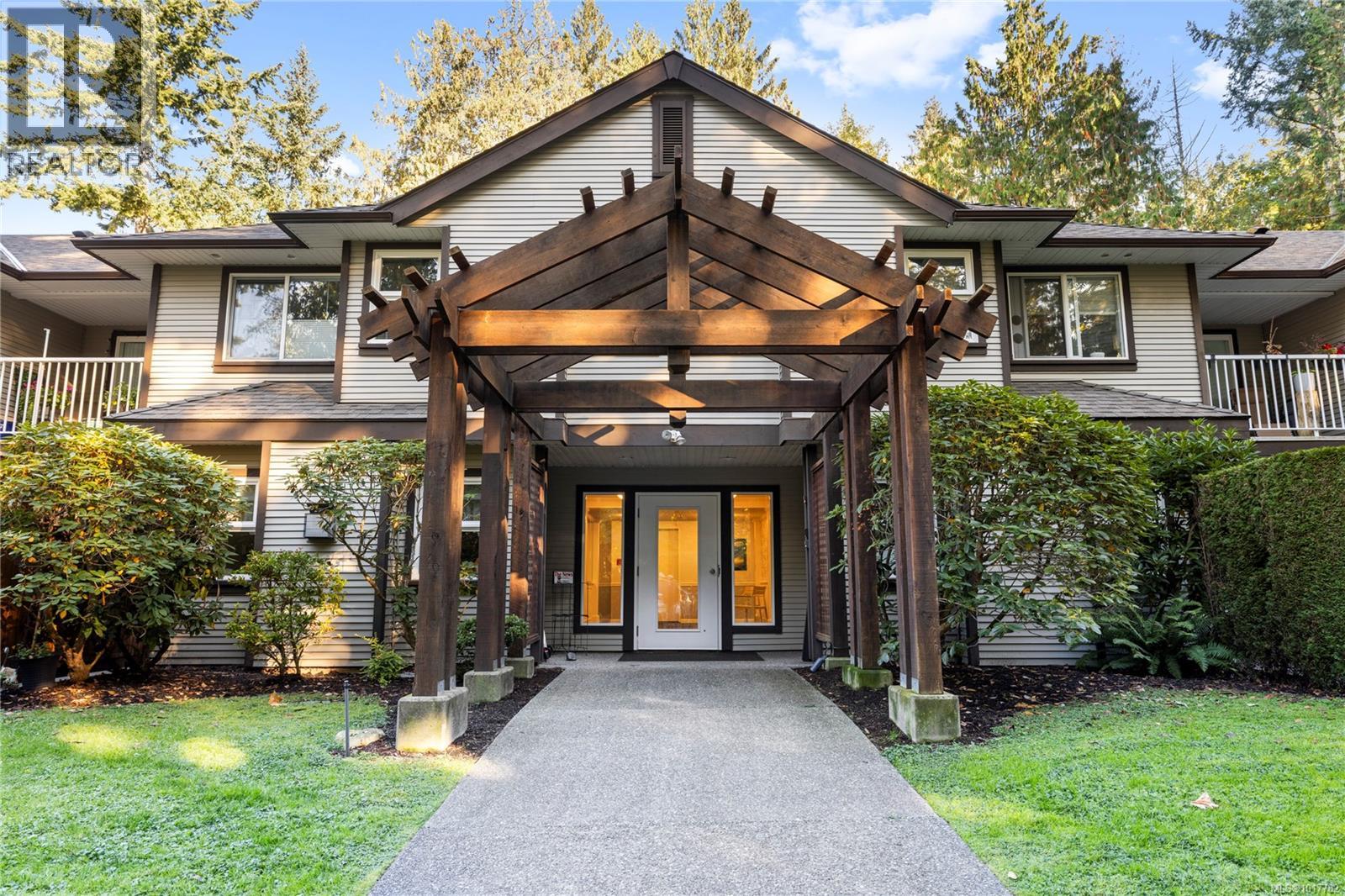 440 Schley Pl Unit 207 Pl, Qualicum Beach, BC V9K 2M5