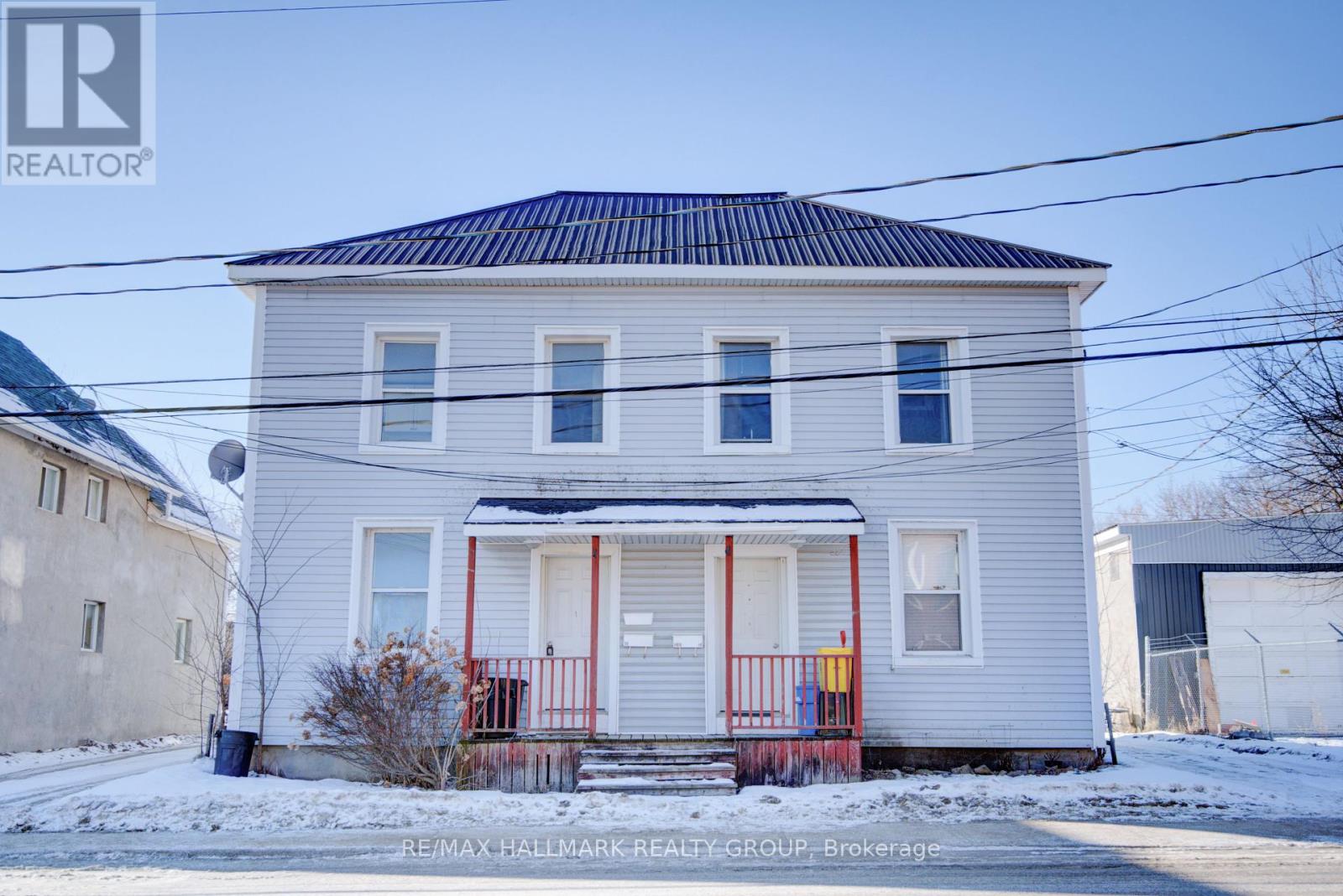 58-60 Victoria Ave, Smiths Falls, ON K7A 2P4