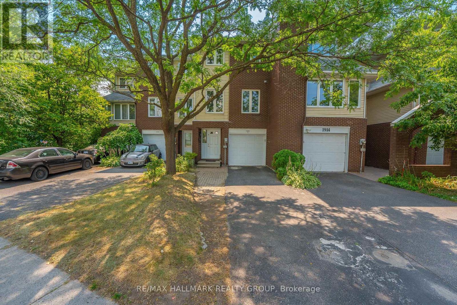 1916 Russell Rd, Ottawa, ON K1G 1L6