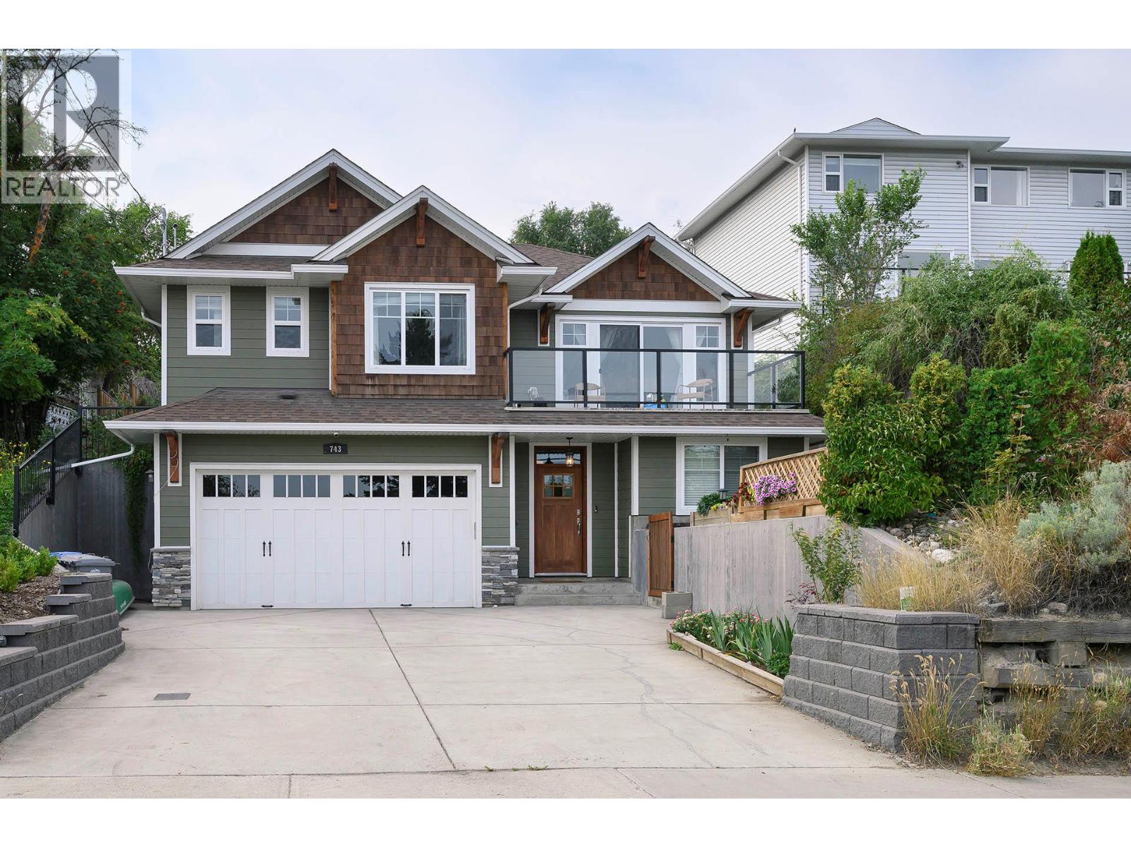 743 Lombard St, Kamloops, BC V2C 1B6