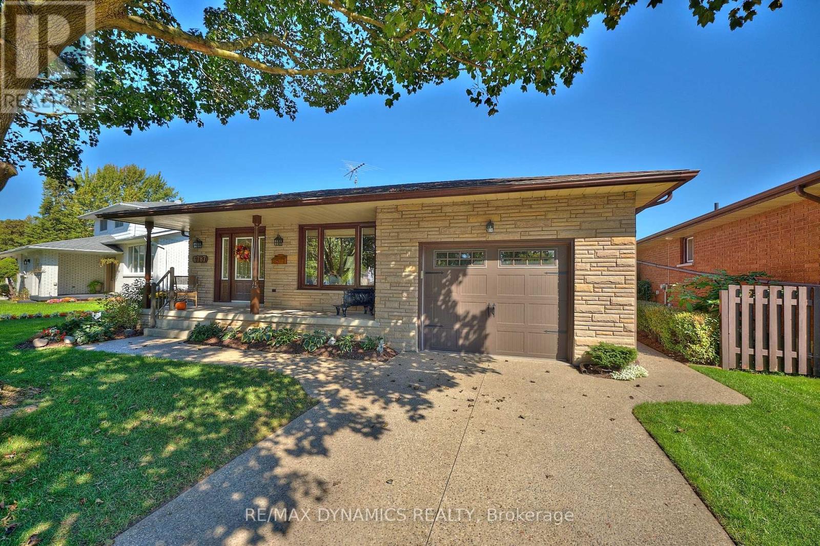 6787 Corwin Cres, Niagara Falls, ON L2G 2M8