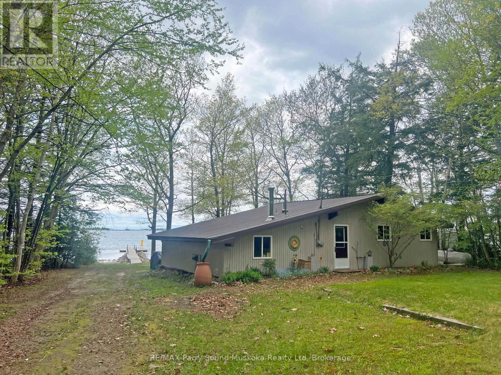 400 Oak Point Rd, Parry Sound, ON P2A 2X4
