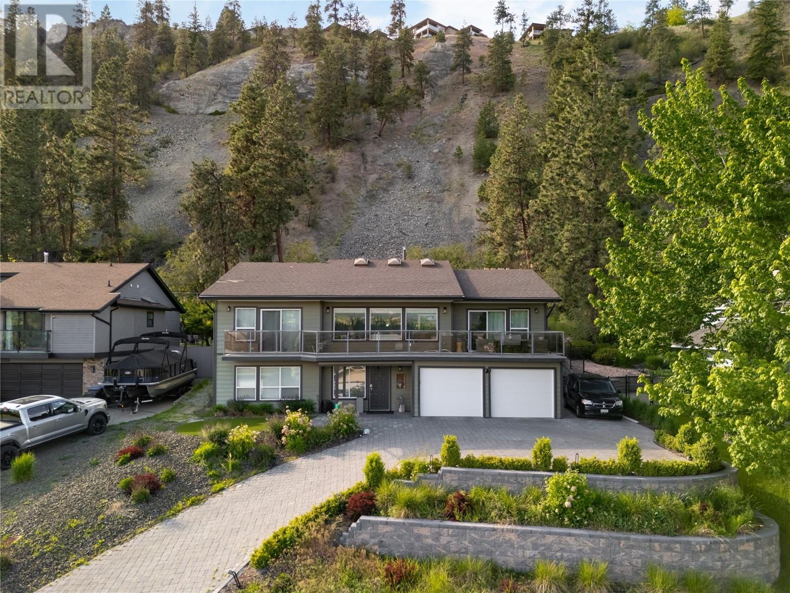 2218 Omineca Pl, Kelowna, BC V1V 1H7