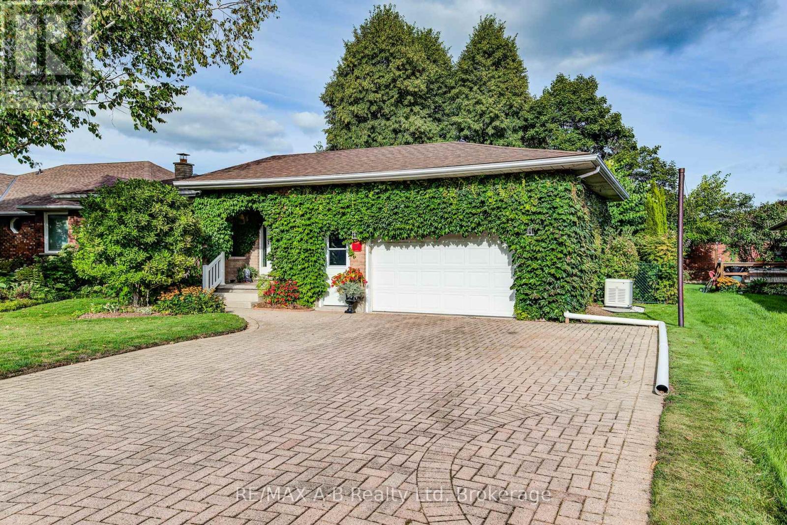 80 Queen St, East Zorra-Tavistock, ON N0B 2R0