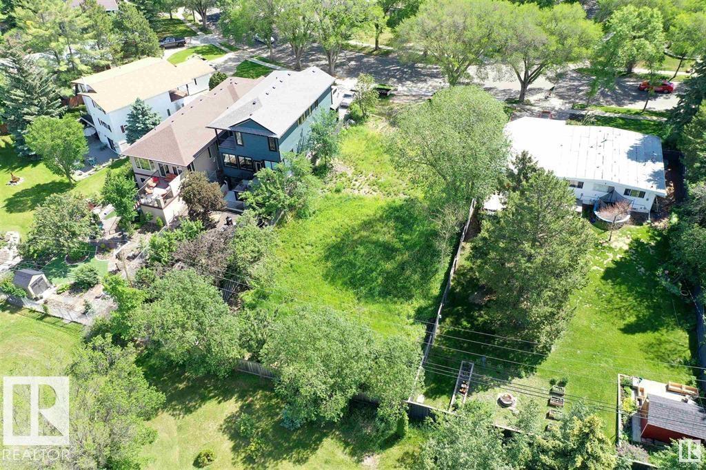 10 Grosvenor Bv #b, St. Albert, AB T8N 1P1