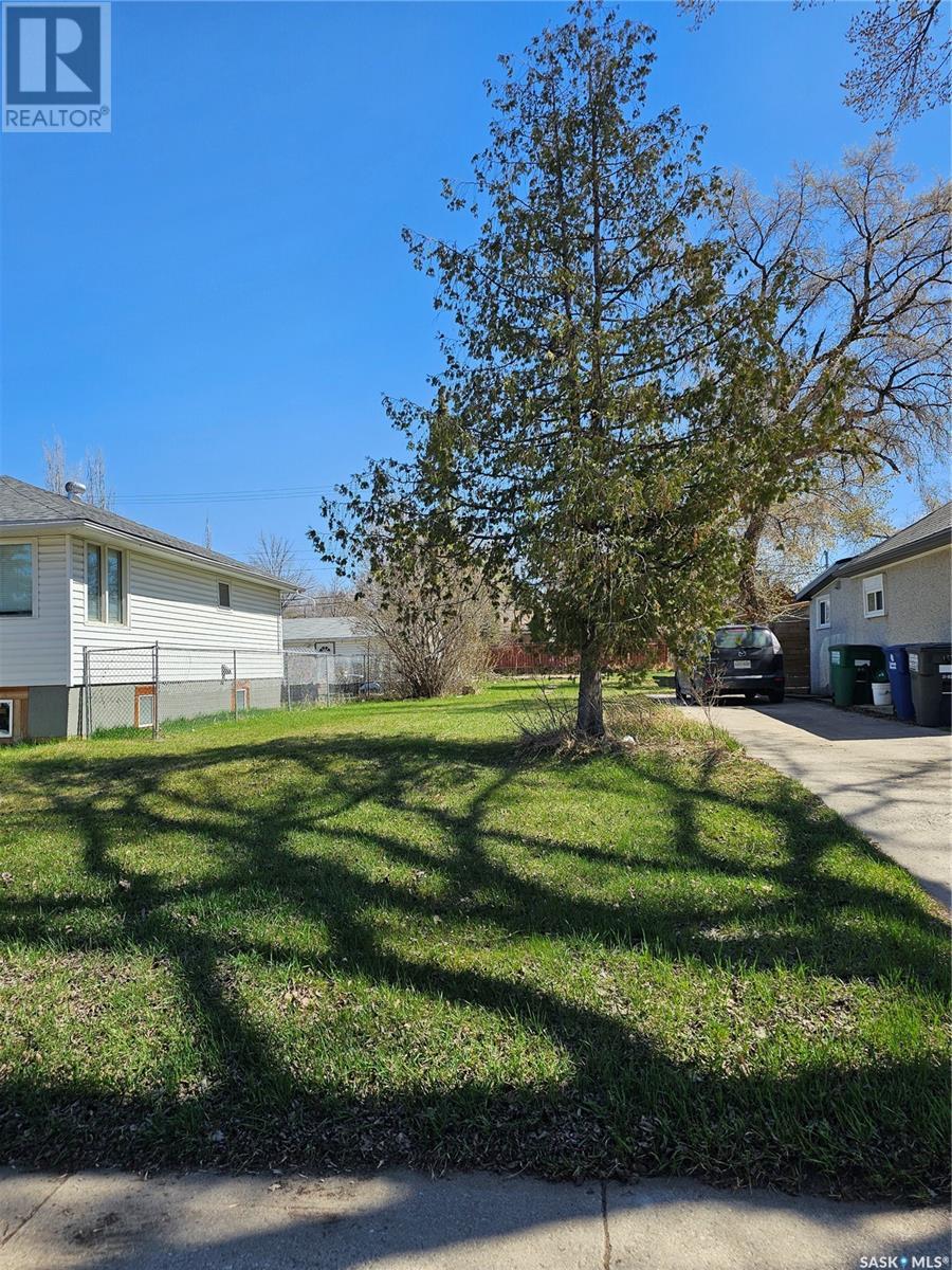 1336 I Ave N, Saskatoon, SK S7L 2J3