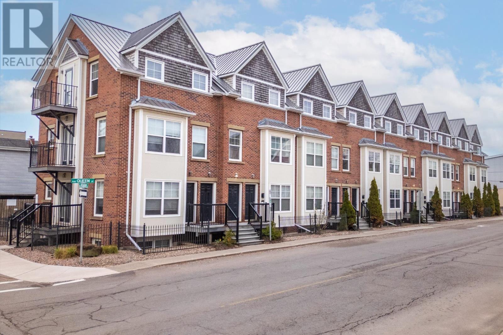 322 Queen St #b, Charlottetown, PE C1A 4C3
