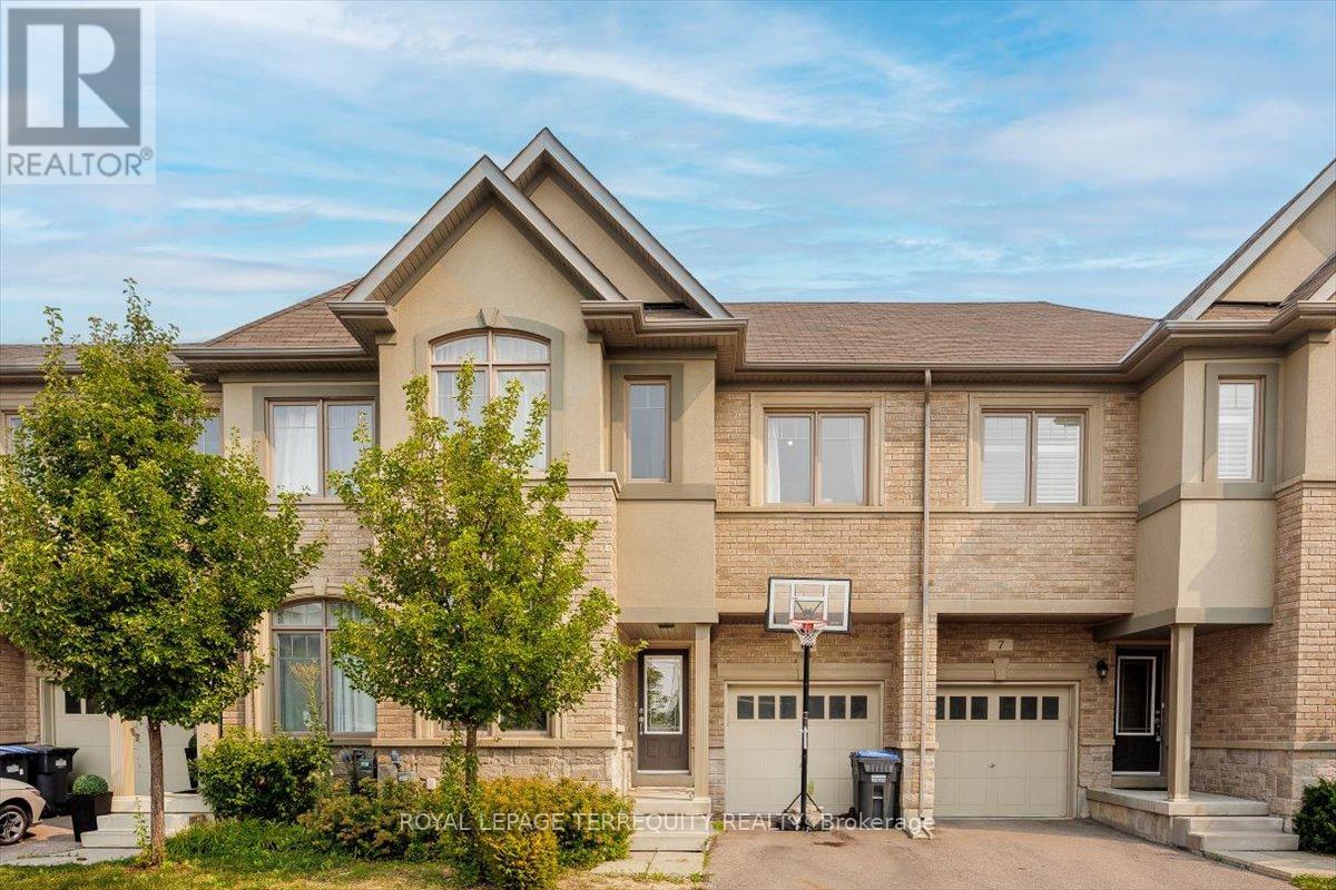 9 Oliana Way, Brampton, ON L6Y 6G8