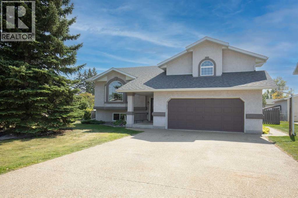 86 Hathaway Ln, Lacombe, AB T4L 1T4