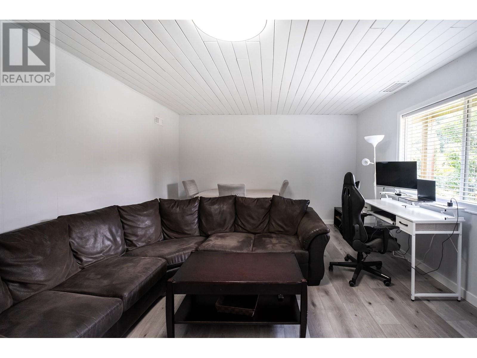 2040 Cape Horn Ave, Coquitlam, BC V3K 1J3