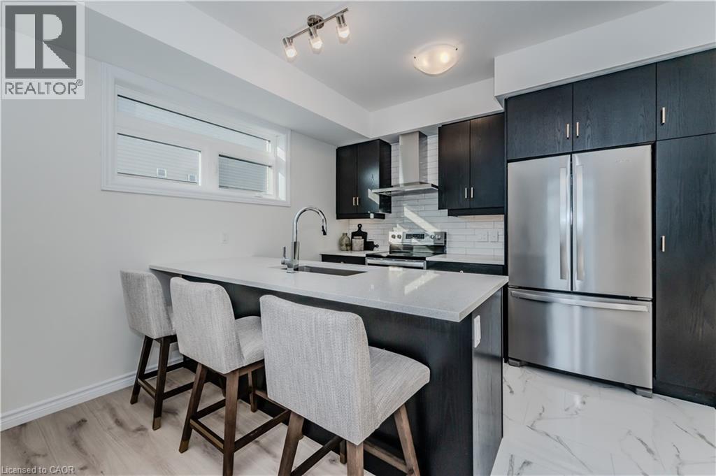 22 Lomond Ln, Kitchener, ON N2R 0T6