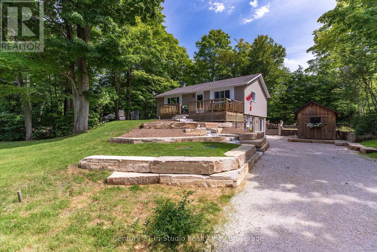 25 Emerson Ave, South Bruce Peninsula, ON N0H 2G0