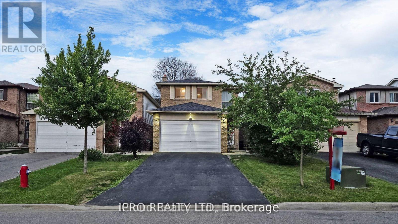 32 Dafoe Cres, Brampton, ON L6Y 2L2
