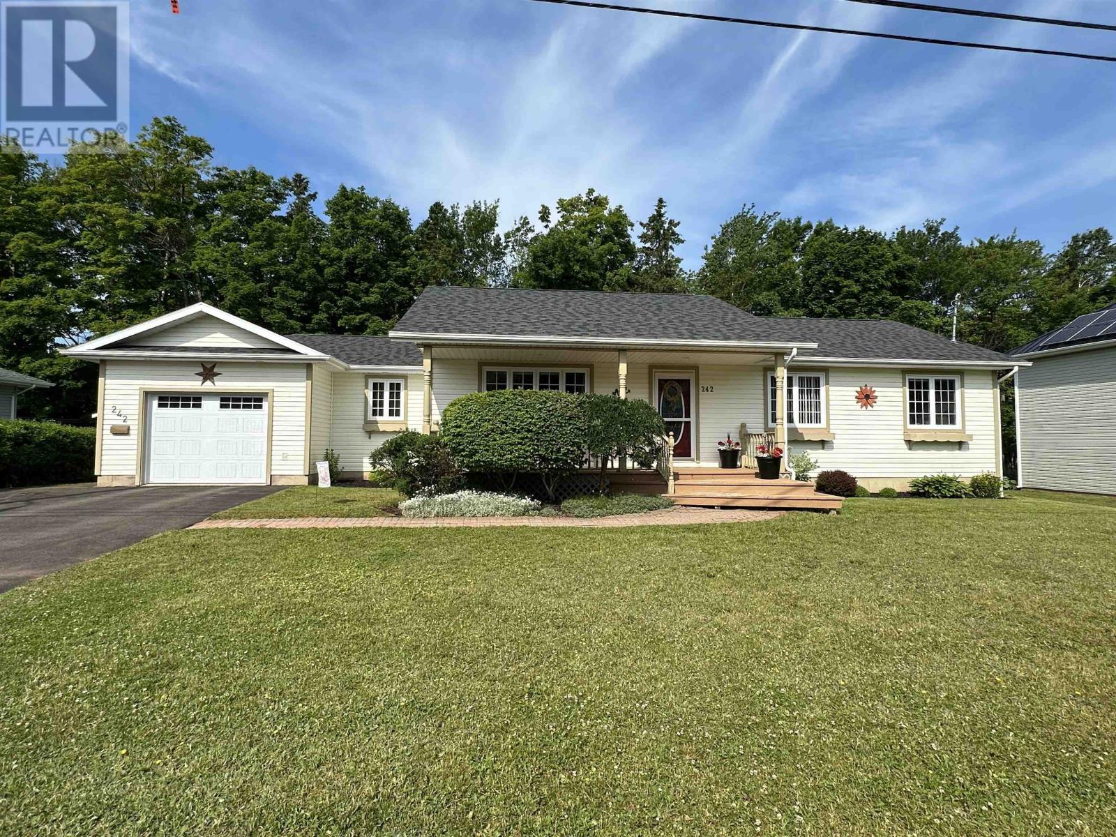 242 Colin Ave, Summerside, PE C1N 5W5