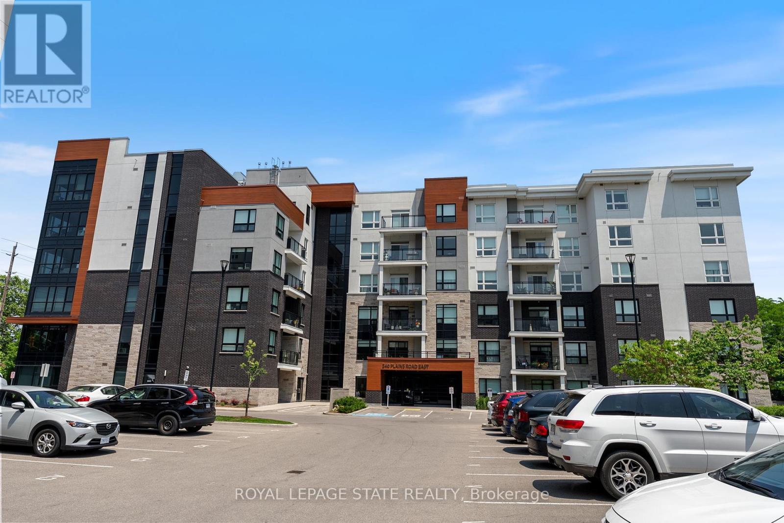 202 340 Plains Rd E, Burlington, ON L7T 0C2