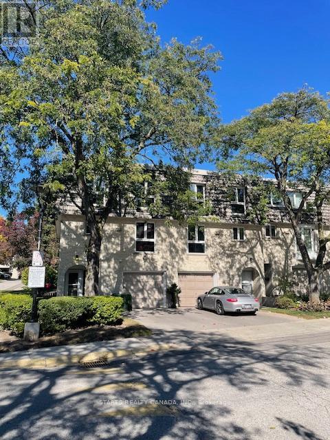 91 Scenic Mill Way, Toronto, ON M2L 1S9