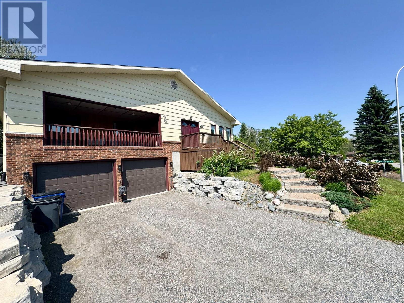 222 Cosman Cres, Temiskaming Shores, ON P0J 1P0