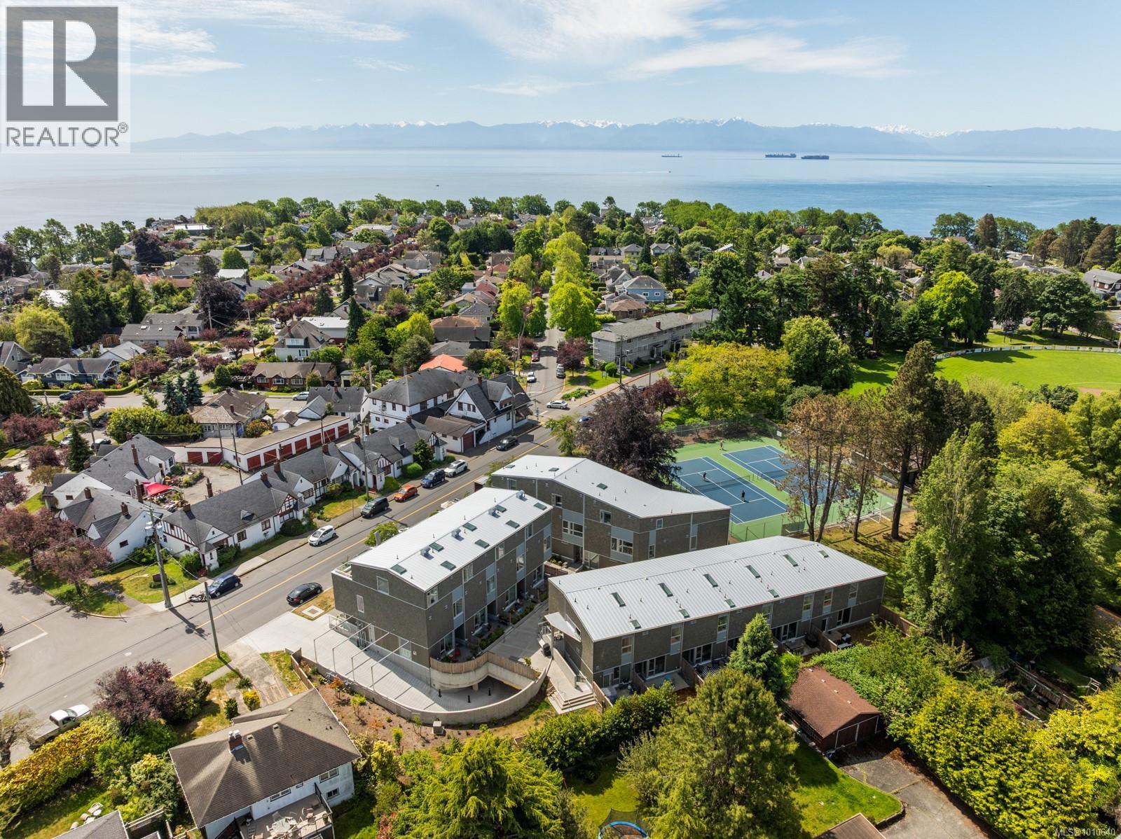 1720 Fairfield Rd Unit 103 Rd, Victoria, BC V8S 1G3