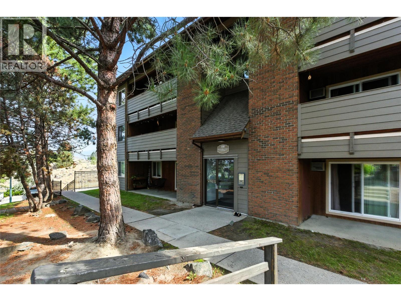 44 Whiteshield Crescent S Unit 306, Kamloops, BC V2E 2J1