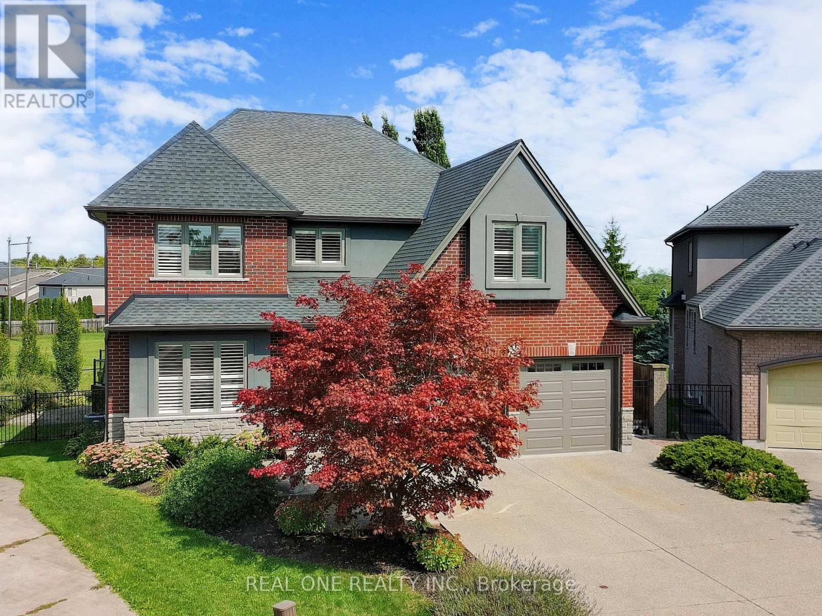 26 Matthews Ct, St. Catharines, ON L2S 4C4