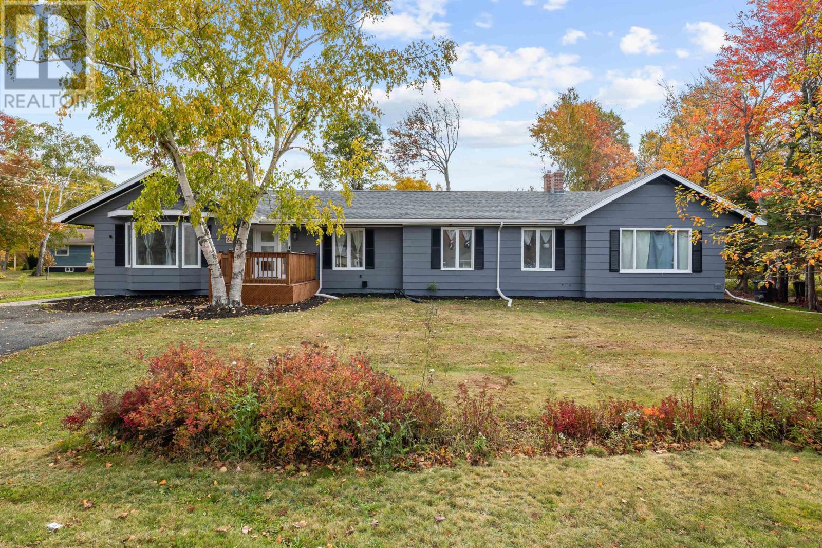 24 Oak Dr, Charlottetown, PE C1A 6T5