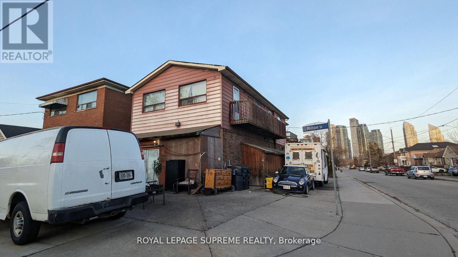 25 Milton St, Toronto, ON M8Y 2X7