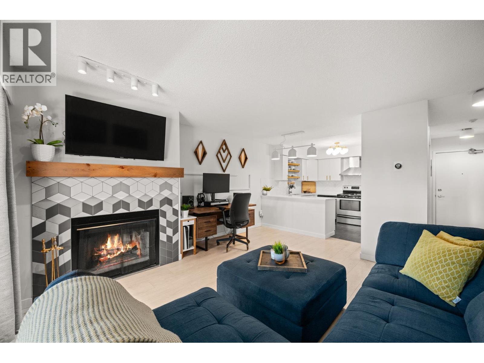 932 Robinson Street Unit 103, Coquitlam, BC V3J 7R8
