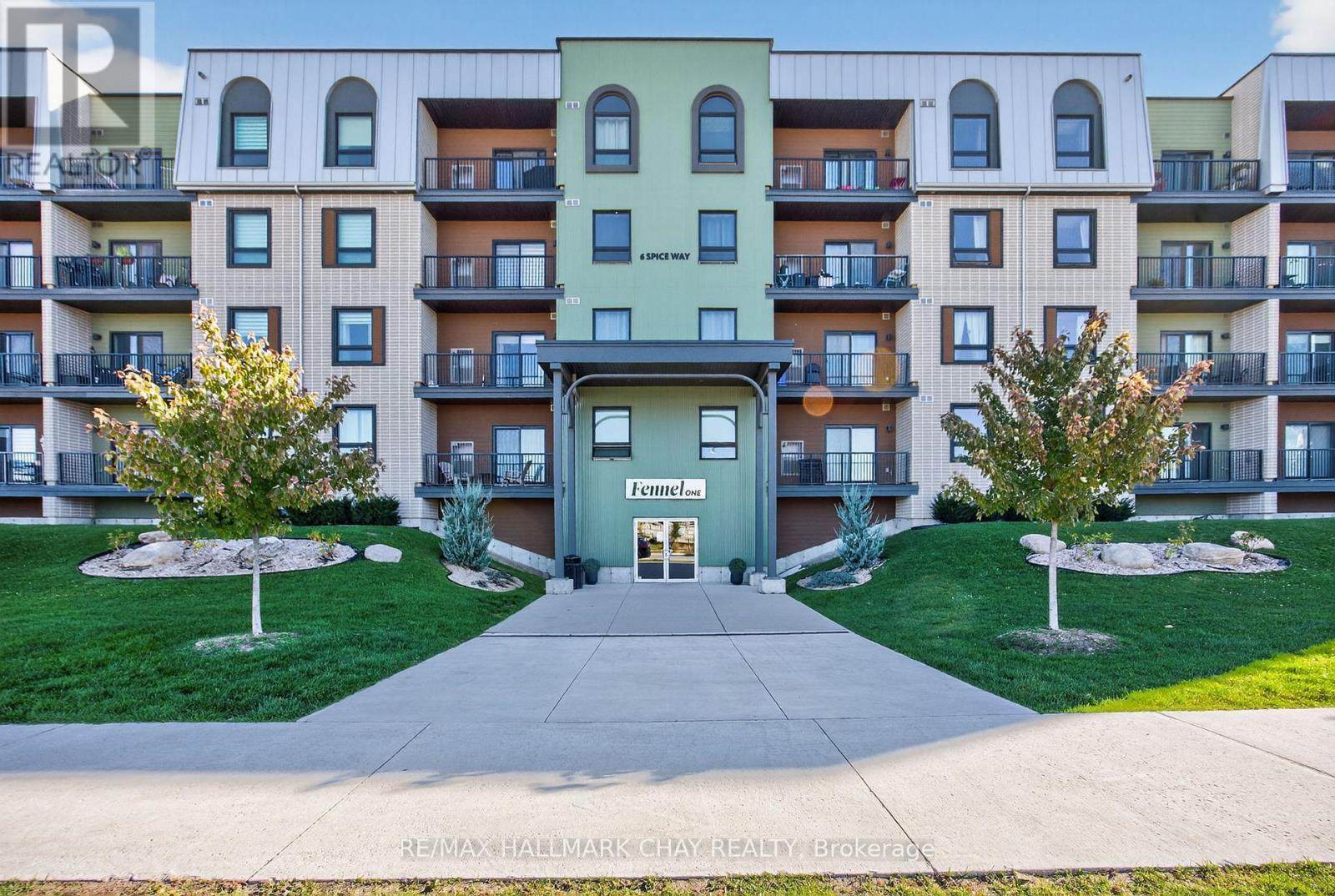 104 6 Spice Way, Barrie, ON L9J 0J9