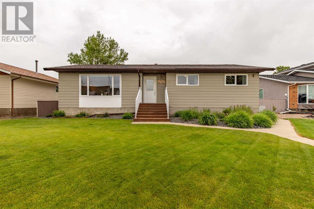 12 Fairway Cres, Foremost, AB T0K 0X0