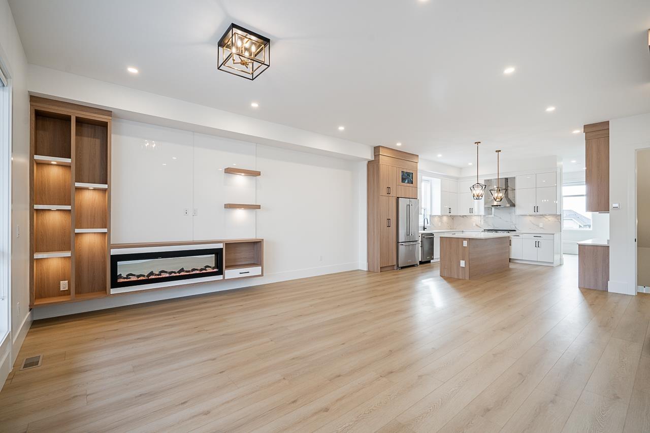 16 Avenue Unit 16685, Surrey, BC V3S 9X7