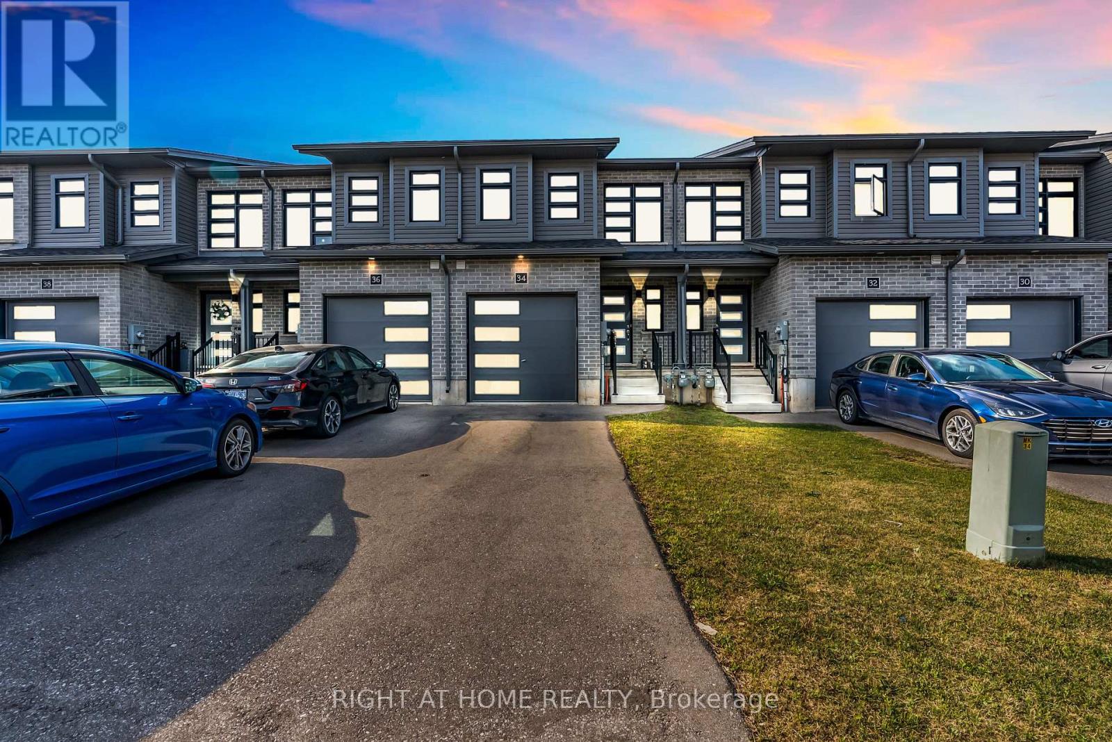 34 Wilkinson Ave, Cambridge, ON N1S 0E2