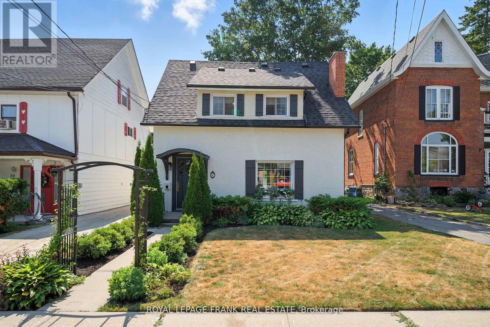 41 Sussex St N, Kawartha Lakes, ON K9V 4H6