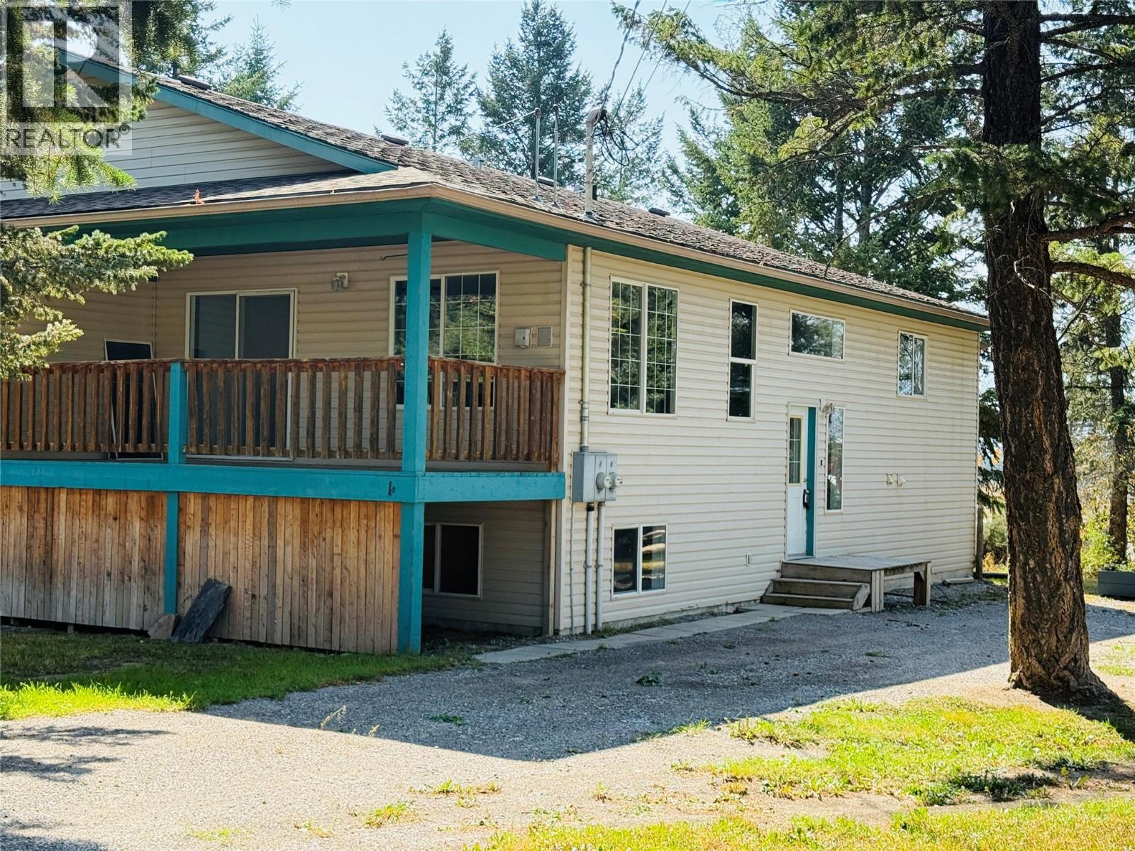 1 Wolf Cres #b, Invermere, BC V0A 1K2
