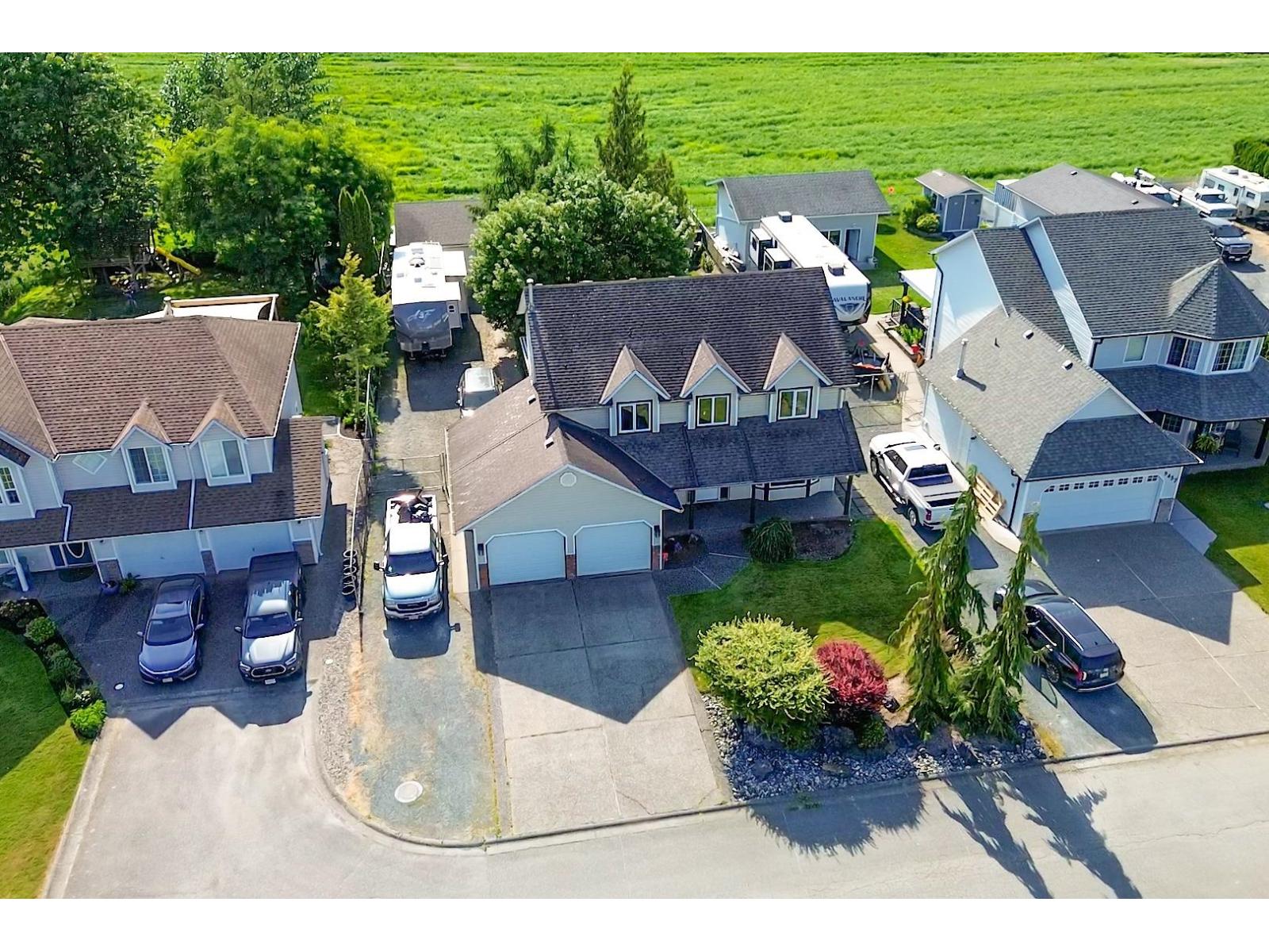 9445 Rosepark Placerosedale, Chilliwack, BC V0X 1X2