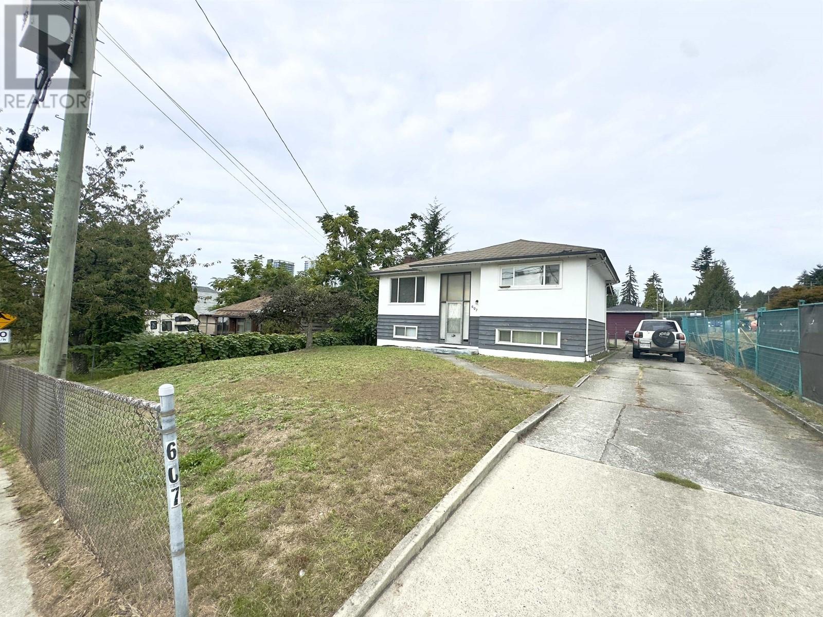 607 Alderson Ave, Coquitlam, BC V3K 1T4