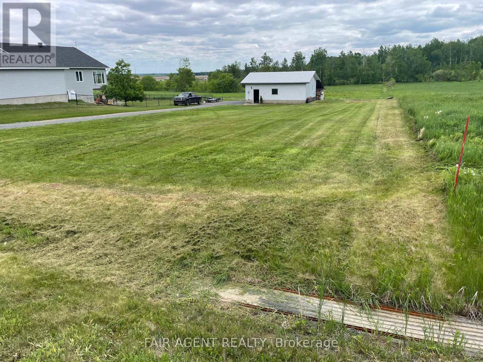 2130 Du Golf Rd, Clarence-Rockland, ON K0A 1N0