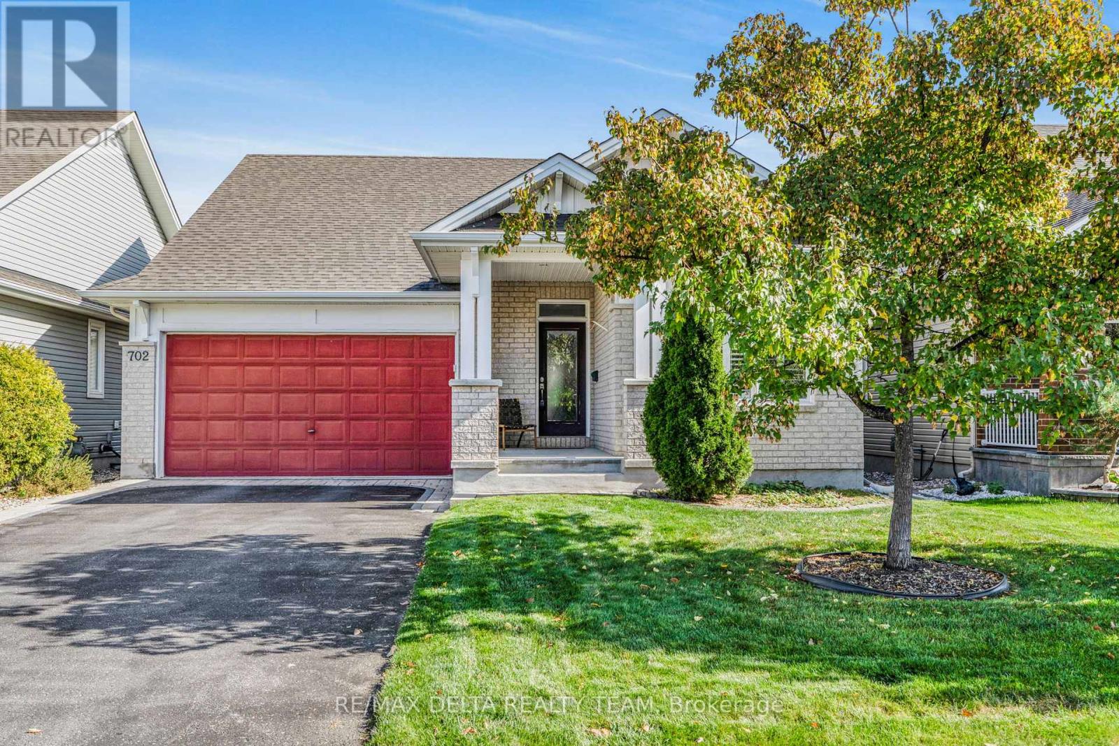 702 Cabris Cres, Ottawa, ON K4A 0T6