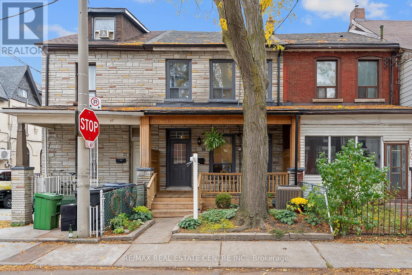 35 Miller St, Toronto, ON M6N 2Z6