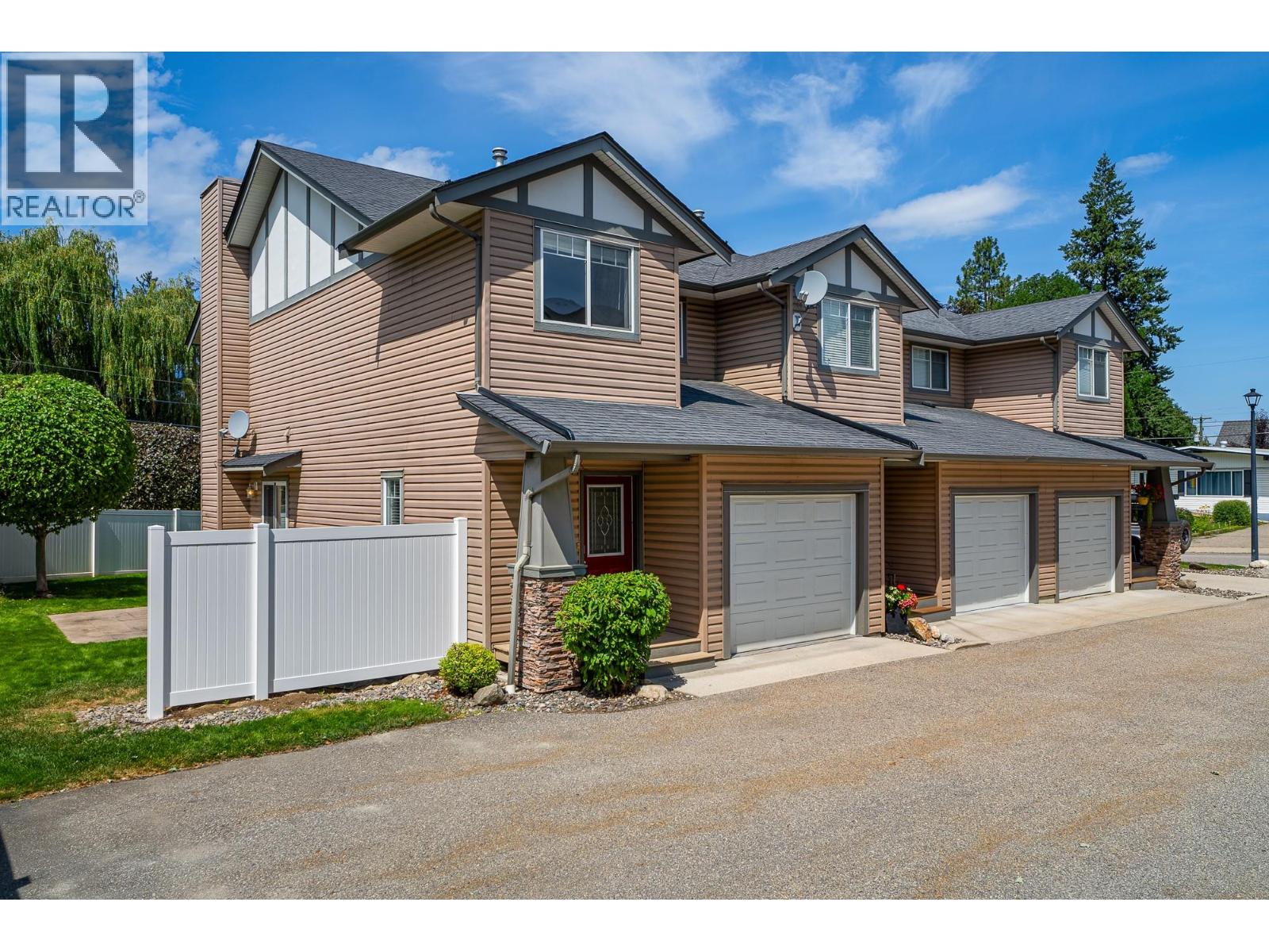 2060 12th Avenue Ne Unit 3, Salmon Arm, BC V1E 3P6