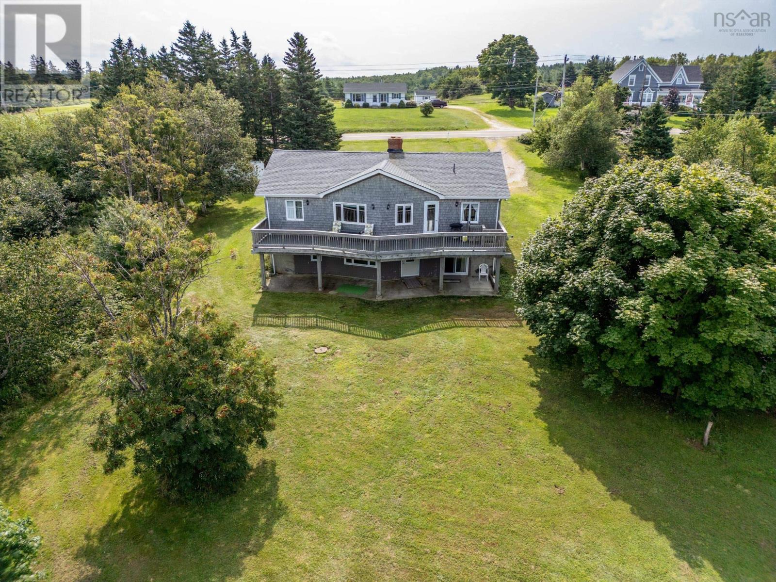 2743 Highway 1, Grosses Coques, NS B0W 1M0
