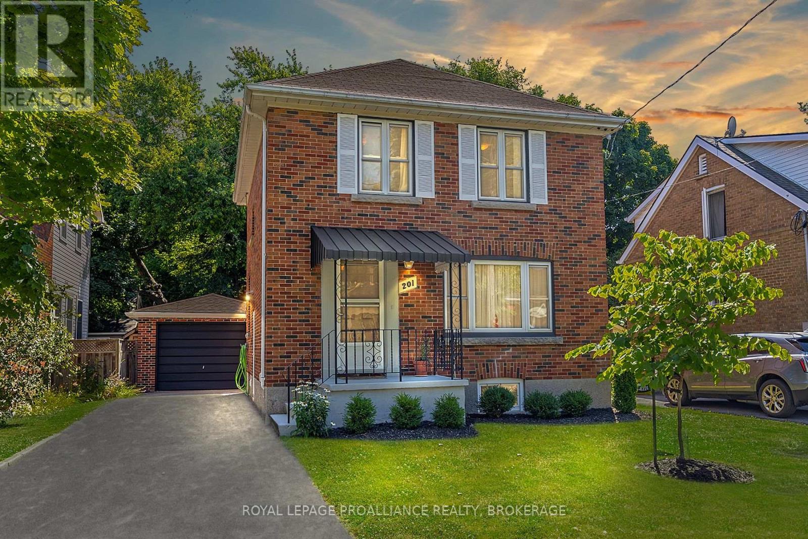 201 Willingdon Ave, Kingston, ON K7L 4H9
