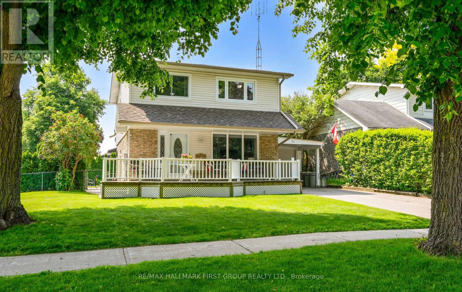 31 Michael Blvd, Whitby, ON L1N 5P4